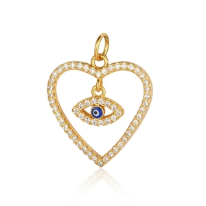 Dettaglio di ciondolo a cuore in oro con zirconi e design dell'occhio blu malvagio