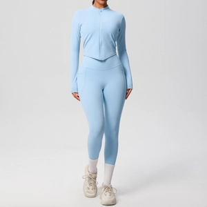 Ensemble de yoga bleu clair avec haut zippé à manches longues et legging taille haute