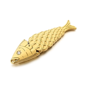 Pendentif carpe koi doré en finition or 18 carats avec œil en pierre précieuse