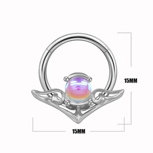 Symmetrischer 15mm Edelstahl Nasenring mit irisierender Perle und Flügel-Design