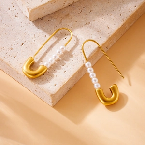 Gold-plated stainless steel paperclip earrings with elegant white pearls for women