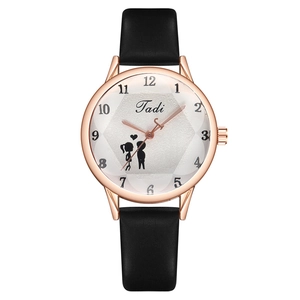 Montre à quartz pour femme avec boîtier or rose, bracelet cuir noir et verre à facettes