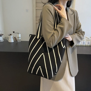 Chic wave pattern tote bag with large capacity, black and white woven shoulder bag for women