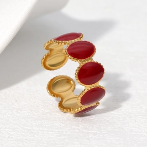 Bague ouverte élégante en acier inoxydable doré avec émail rouge et bordure perlée
