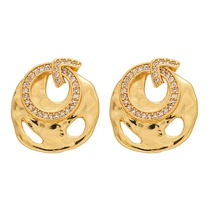 Gold hammered hoop earrings with sparkling cubic zirconia and C-shape crystal design
