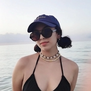 Classic pilot aviator sunglasses with retro big frame and dark lenses for summer