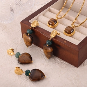 British style jewelry set with tiger eye heart earrings and square pendant necklace