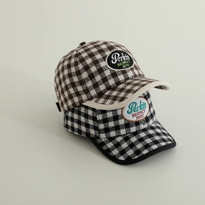 Kids houndstooth check baseball cap with embroidered patch for stylish winter warmth