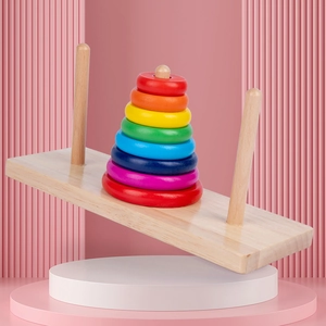 Tour de Hanoï en bois arc-en-ciel pour l'entraînement logique des enfants sur socle