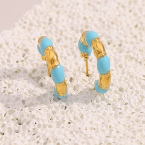 Chic 18K gold plated stainless steel C-shaped earrings with elegant blue enamel beads