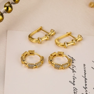 Boucles D'oreilles Créoles Rétro En Forme De Bambou Cuivre Plaqué Or Avec Zircone Bijoux Géométriques Pour Femmes