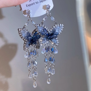 Elegante Schmetterlings-Ohrhänger aus Silber mit blauen Kristallperlen und Zirkon