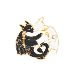 Broche dragon en émail noir et blanc avec motifs soleil et lune pour vestes et accessoires