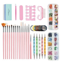 Detailaufnahme des professionellen 54W Nagellampen-Sets mit rosa Pinseln und Zubehör