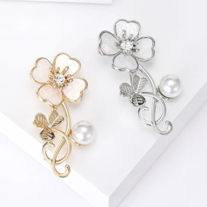 Elegant Flower Clover Brooch Alloy Shell Rhinestone Pin Faux Artificial Pearl Scarf Buckle Accessories For Women