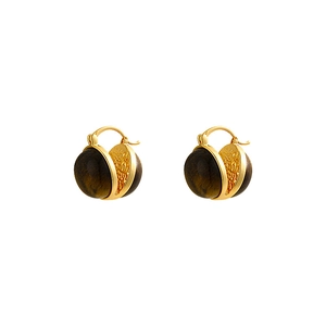 Boucles d'oreilles créoles plaquées or avec pierre œil de tigre et texture rétro