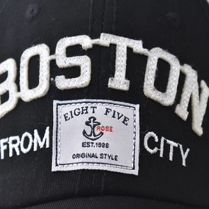 Schwarze Boston Baseballkappe mit weißem 1986 Anker-Stickerei und Vintage-Baumwolle