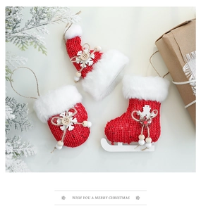 Three-piece red knit Christmas ornaments set with gloves, skates and mini hat for decor