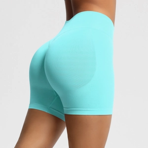 Détail du short de sport sans couture bleu clair à taille haute avec effet push-up fessier