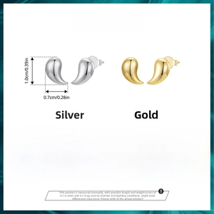 Detailed spec sheet for comma-shaped S925 silver stud earrings with size and weight info