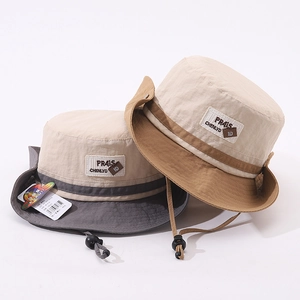 Cappelli alla pescatora per bambini ad asciugatura rapida con cordino e design patchwork