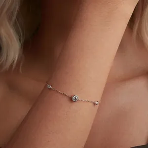 Elegant S925 sterling silver star bracelet with three round sparkling moissanite stones
