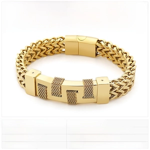 Macro shot of 220x12mm gold plated stainless steel curb chain bracelet with dimensions