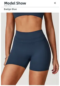 Détail du short de yoga taille haute en Crest Blue avec large ceinture élastique