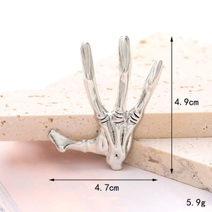 Colgante metálico de garra de águila plateada con textura ósea real 4,9cm por 4,7cm