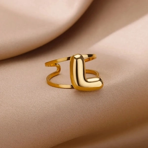 Adjustable golden balloon style letter L ring with a modern double-row band design