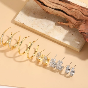 Chic gold and silver C-shaped leaf heart hoop earrings with sparkling zircon stones
