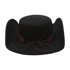 Sombrero de vaquero negro de fieltro de lana con banda de cuero marrón y ala ancha
