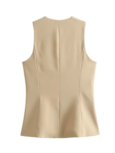 Vue arrière détaillée d'un gilet long beige cintré avec des coutures de structure