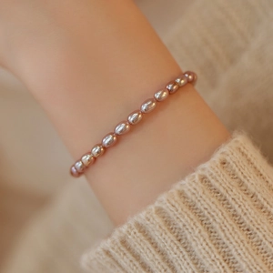 Elegant purple freshwater pearl bracelet in 14K gold minimalist design for women