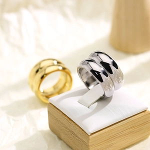 Minimalist wide double-layer rings in 18K gold and silver polished stainless steel