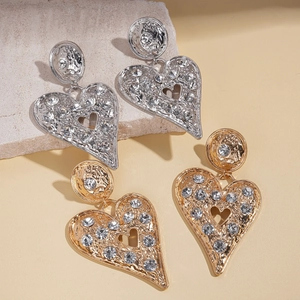 Boucles d'oreilles pendantes cœur dorées et argentées avec strass sur pierre naturelle