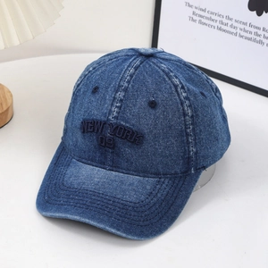 Classic dark blue washed denim baseball cap with New York 09 embroidery for outdoor wear