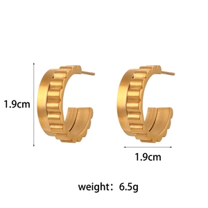 Golden stainless steel C-shaped gear hoop earrings with brushed texture, 1.9cm diameter