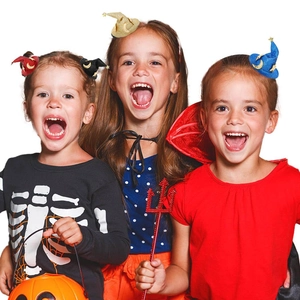 Mini Halloween witch hat hair clips with sequins and gold star decorations for kids