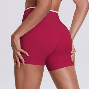 Short de yoga rouge taille haute avec taille croisée blanche et effet galbant