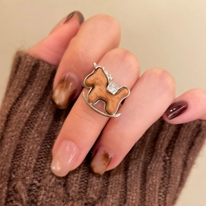 Retro wooden horse open ring with zircon inlay and silver band for elegant women