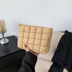 Women Quilted Puffy Clutch Bag Cotton Padded Cloud Cosmetic Makeup Pouch Fashion Simple Large Capacity Handbag
