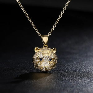 Exquisite 18K gold plated tiger head pendant necklace with micro-set cubic zirconia crystals