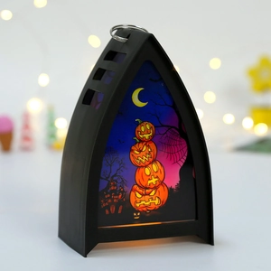 Lanterna gotica di Halloween con motivi di zucca colorati e manico in metallo per appenderla