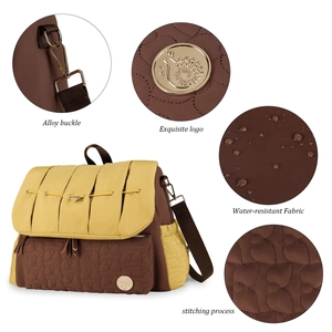 Waterproof quilted diaper bag with alloy buckle and detailed stitching process