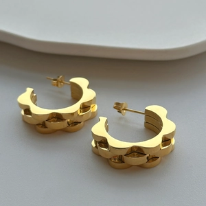 Retro 18k gold plated stainless steel C-shaped earrings with layered wave design