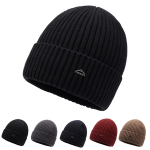 Acrylic Knitted Beanie Hat Thickened Fleece Lined Warm Winter Cuffed Cap With Metal Mountain Logo Outdoor Windproof
