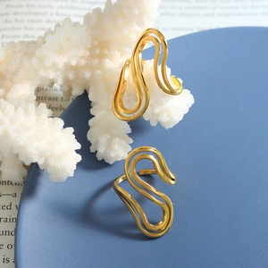 Elegant 18K gold plated S-shaped wavy open ring with abstract hollow design for women