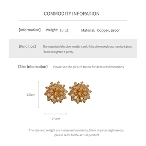 Detailed size specifications and material parameters for golden zircon flower earrings