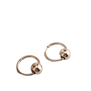 Boucles d'oreilles créoles minimalistes en acier titane doré avec perles coulissantes